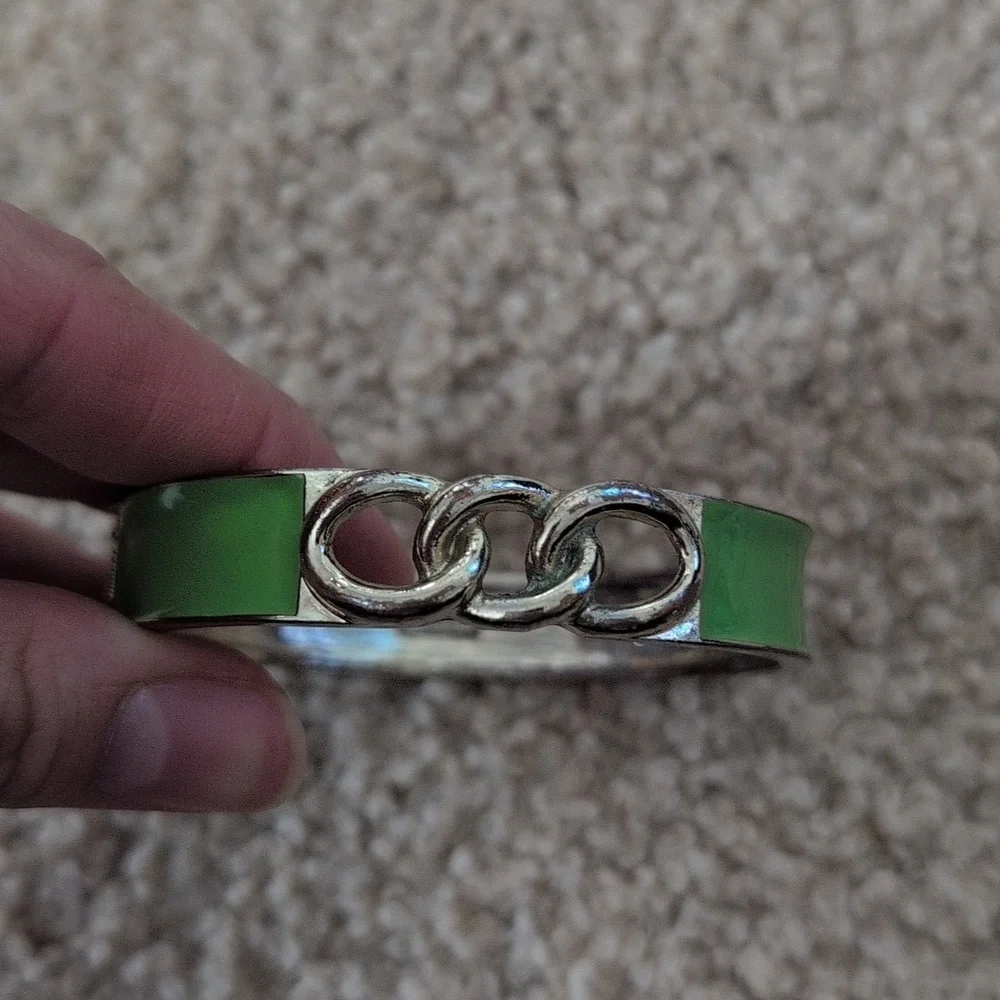 Formash Green Clasp Bracelet
